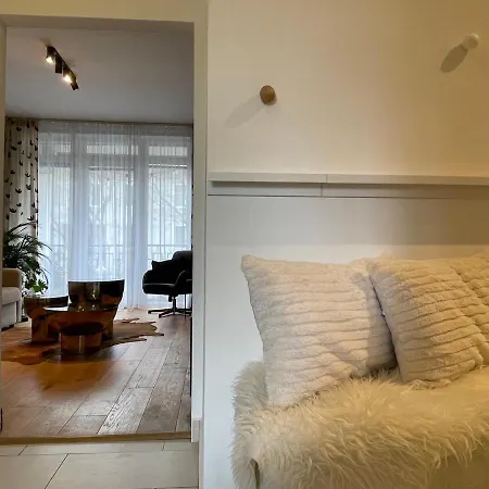 Apartment Sweet By Zoom