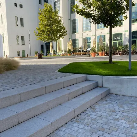 Sweet By Zoom * Pressburg